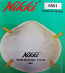 Casey Nikki 6501 FFP1 Disposal Mask With Aluminium Strip Bonded Nose Clip- 3 Layer Non-Woven Polyester Respirator Low Profile And Adjustable Nose Clip Latex Free Head Straps 20 Masks Per Pack