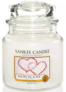 Yankee Candle Snow In Love Medium Jar