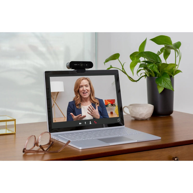 Logitech BRIO Webcam with 4K Ultra HD video & RightLight 3 with HDR 1 year Limited warranty