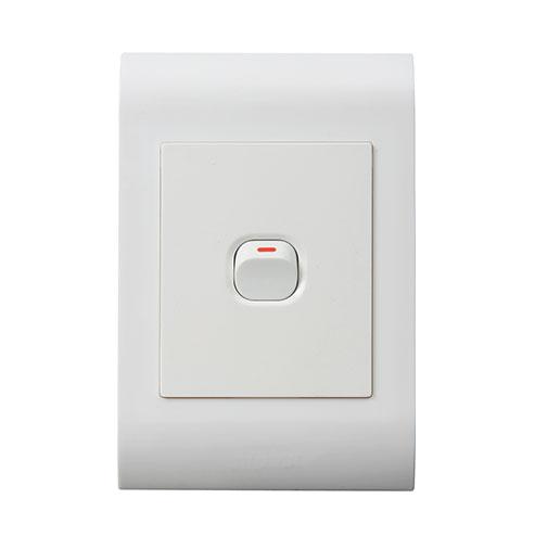 Lesco Pipelli 1 Lever 1 Way Flush Switch- Voltage: 220-240V Amperage: 16A Height: 100mm Width: 50mm Material: Polycarbonate Colour White Sold as a Single unit 3 Months Warranty